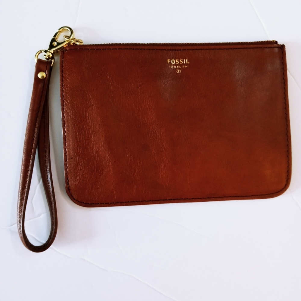Fossil British Tan Leather Wristlet w/Silver Metallic, Gusset Detail